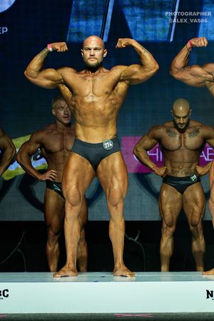 CLASSIC PHYSIQUE НОВИЧКИ